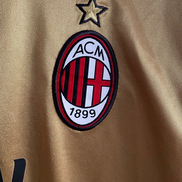 AC Milan 2013/14 gold set jersey like new - Picture 2 of 6